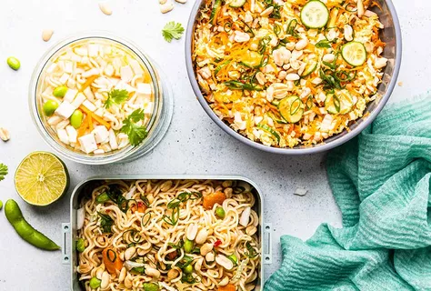 Schnelle Mittagsgerichte – Miso-Ramen im Glas, Bratgemüse-Ramen, Pak-Choi-Salat