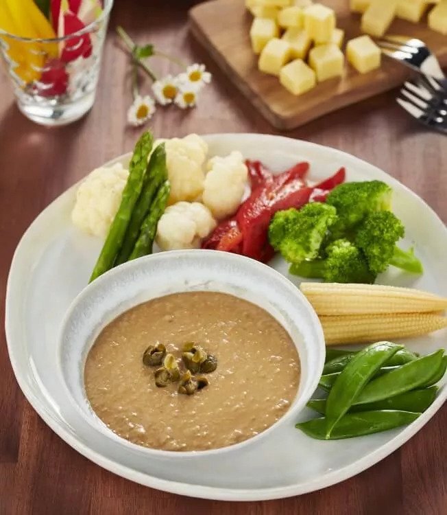 „Bagna cauda“-Dip mit Tofu und Sojasauce