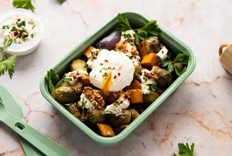 Gebratenes Gemüse mit Feta-Dip