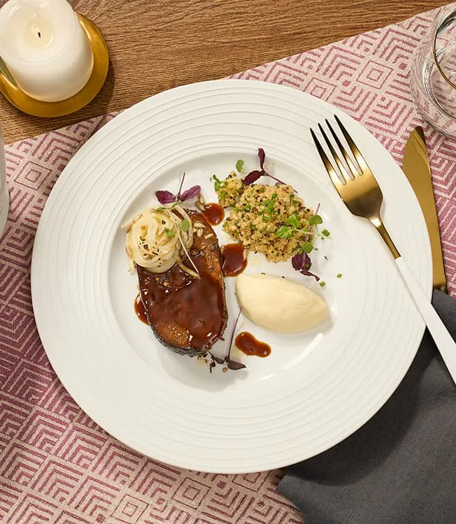 Soja-Rinderschulter mit Sellerie und Quinoa