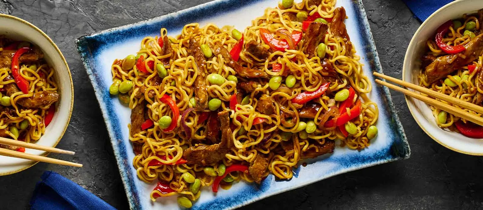 Teriyaki-Nudeln mit Steakstreifen & Gemüse