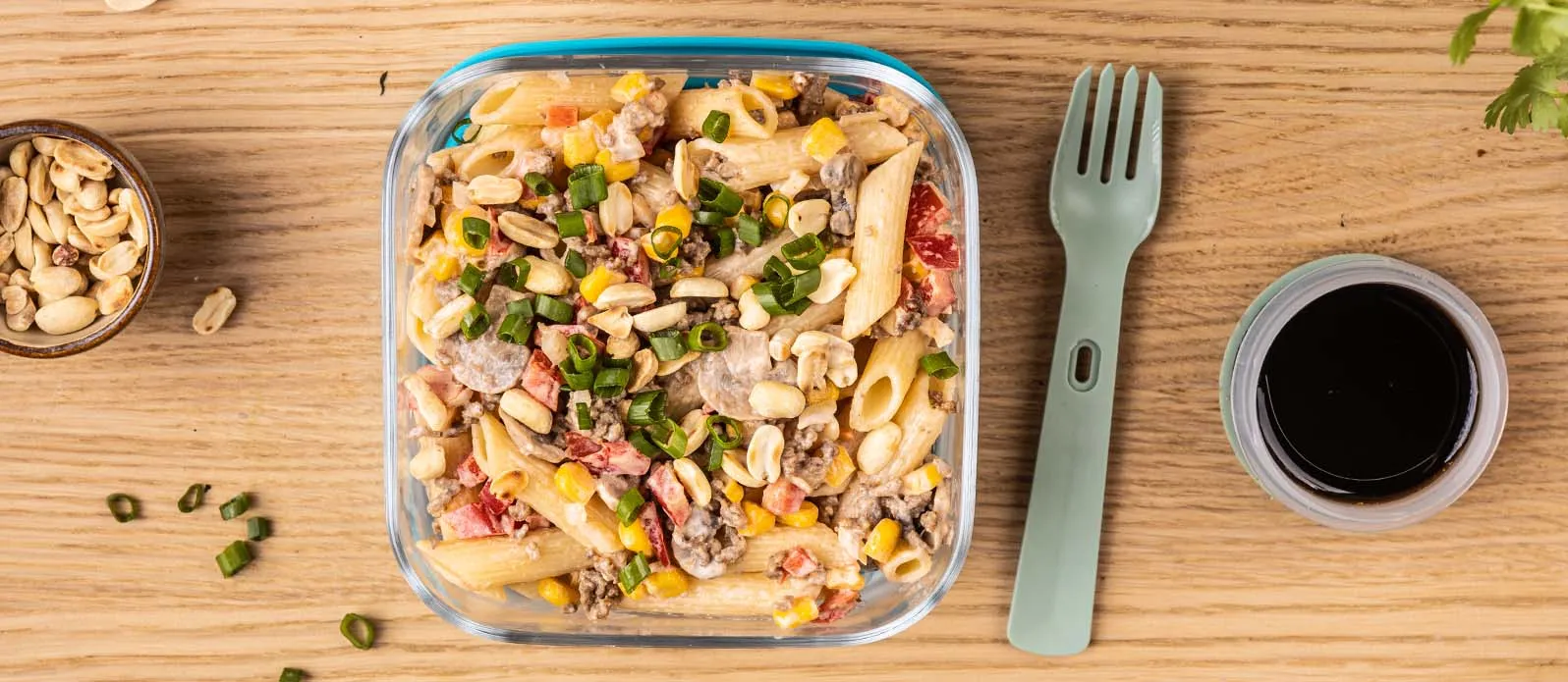 Nudelsalat mit Rindfleisch und Pilzen