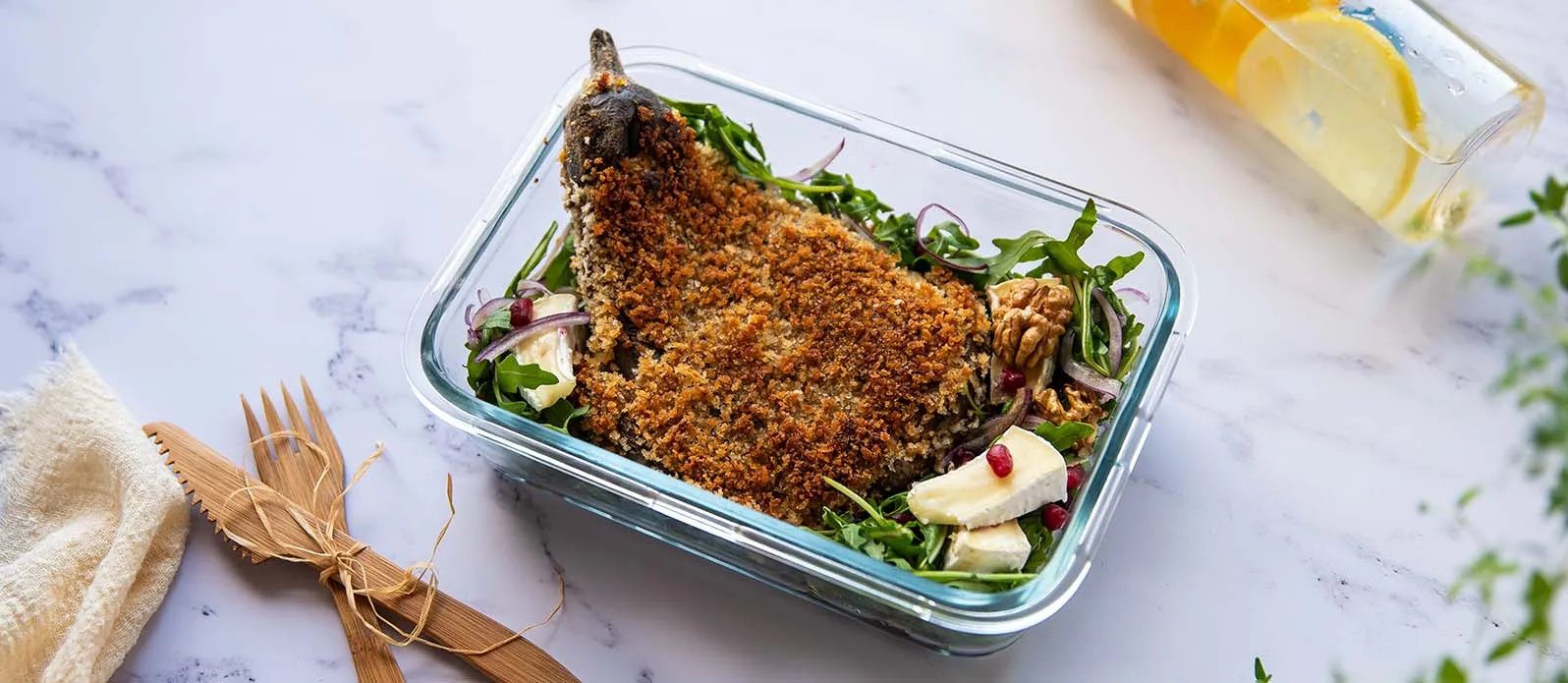 Knusprige Melanzani mit Camembert-Salat
