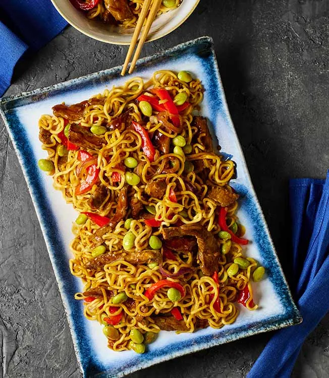 Teriyaki-Nudeln mit Steakstreifen & Gemüse