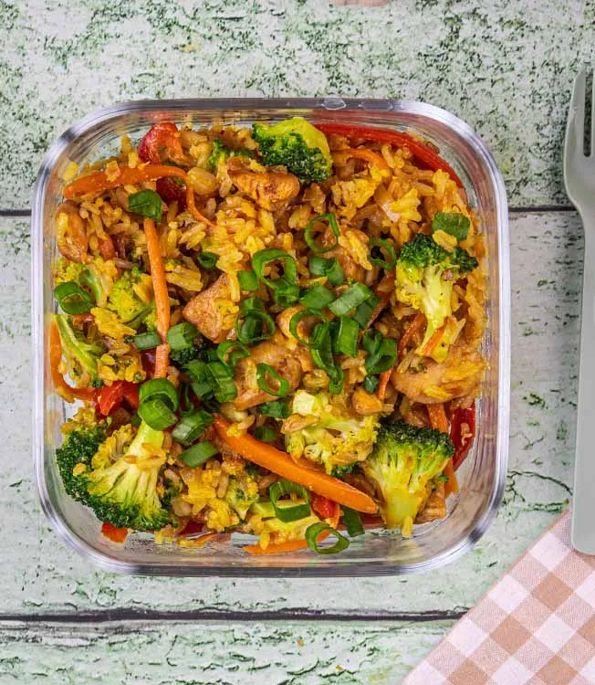 Gebratener Reis mit Huhn und Gemüse