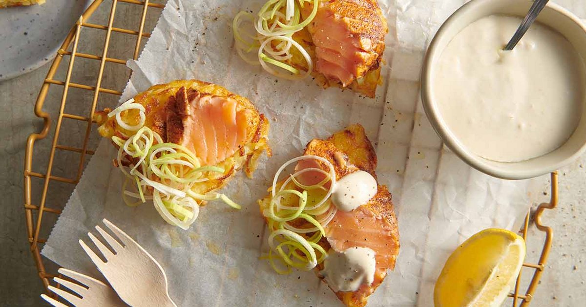 Kartoffelrösti mit Sashimi vom gerösteten Lachs und Zitrussauce | Kikkoman Kartoffelrösti mit Sashimi vom gerösteten Lachs und Zitrussauce | Kikkoman