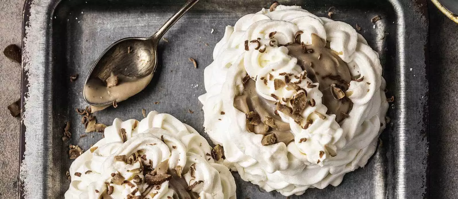 Luftig-leichte Baisers mit Edelkastanien-Creme | Kikkoman Luftig-leichte Baisers mit Edelkastanien-Creme | Kikkoman