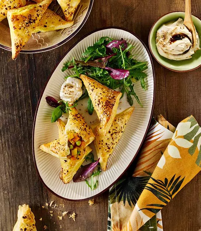 Samosas mit Kartoffeln und Erbsen