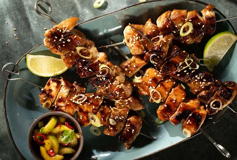 Gegrillte Teriyaki-Hühnerspieße