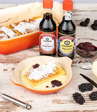 Milchrahmstrudel mit Brombeerragout